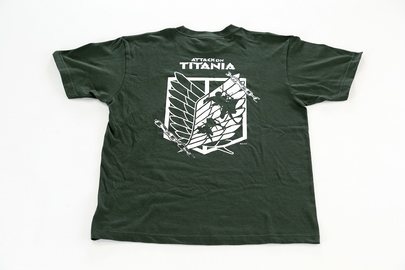 【グッズ-Tシャツ】進撃の巨人 フォレストアドベンチャー・ターザニア Tシャツ 調査兵団ロゴ Mサイズ